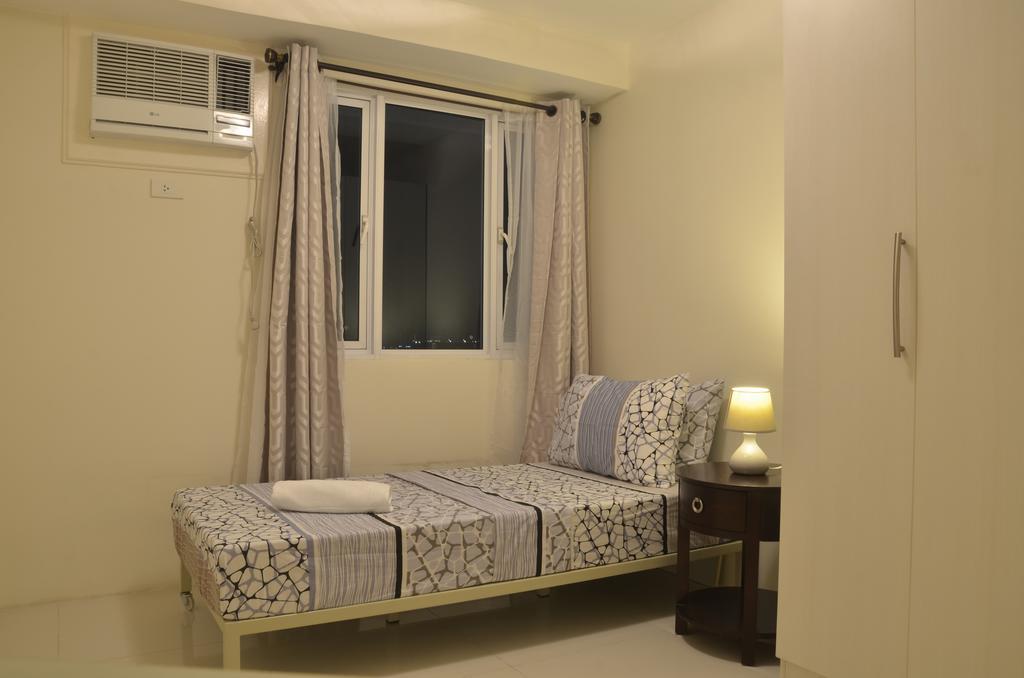 Gilmore Apartment At Princeton Residences Condominium Manila Room photo